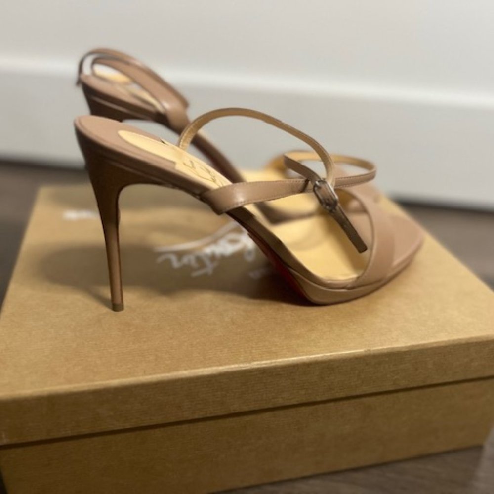 Christian Louboutin Pigalle 100Patent-leather Pumps